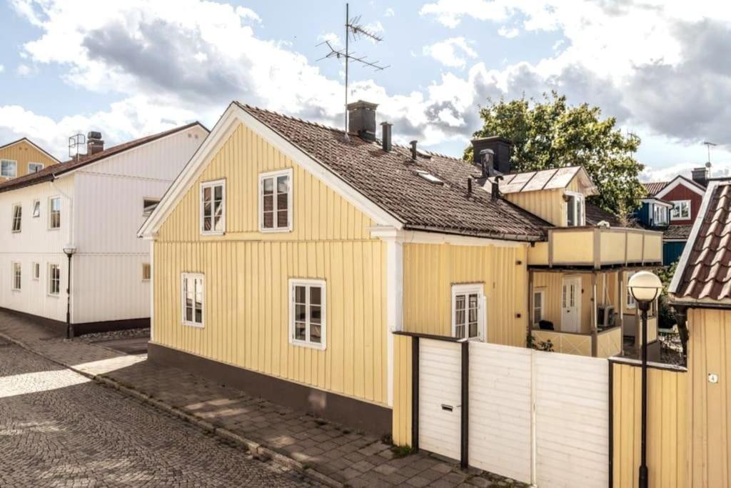 Central Laegenhet I 1700-Talshus Vastervik Ngoại thất bức ảnh